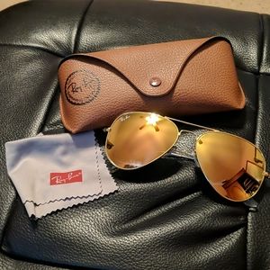 Rose/gold Ray Ban Aviators